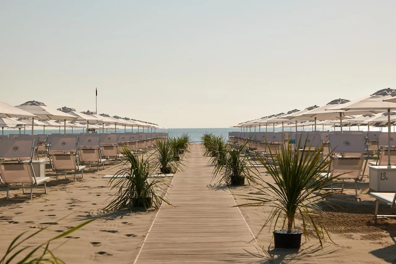 Hotel Saraceno Resort With Private Beach Milano Marittima 4*,  Itálie
