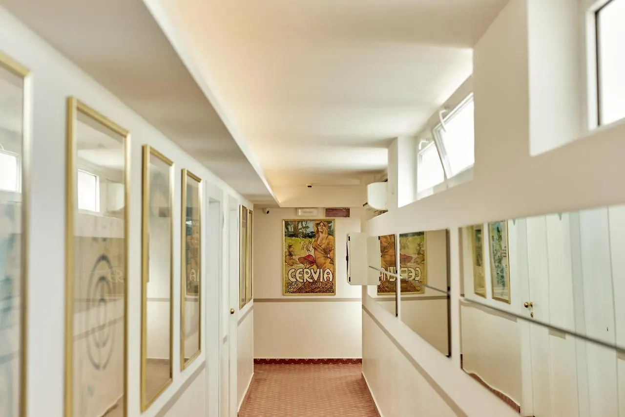 Hotel Saraceno Milano Marittima 4*,