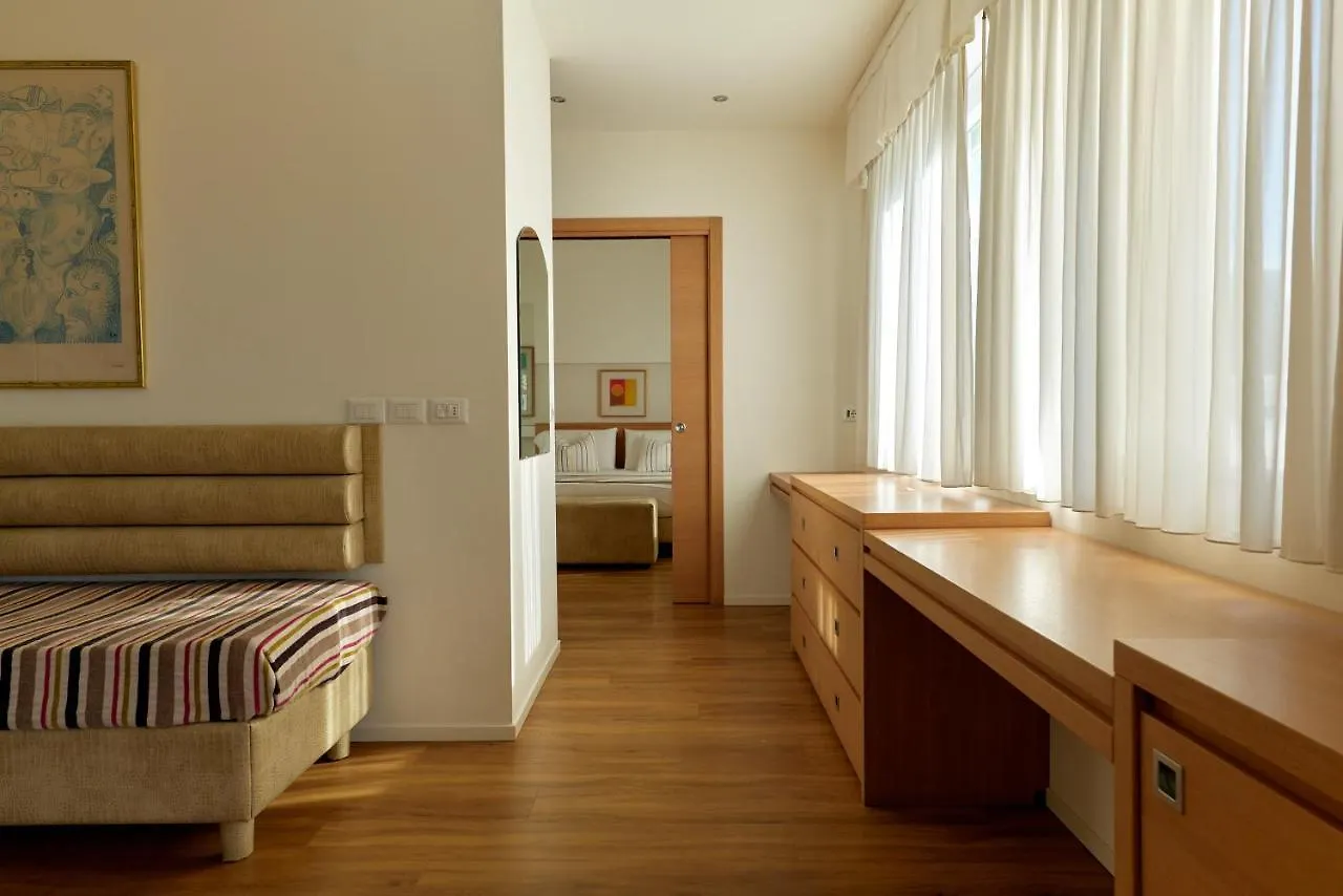 Hotel Saraceno Milano Marittima 4*,  Italien